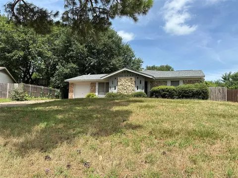 1908 Brookview Dr, Arlington, TX 76010