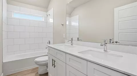 Bath - 728 Soaring Hawk Dr, Fort Worth, TX 76008 photo 6 of 6