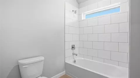 Bath - 728 Soaring Hawk Dr, Fort Worth, TX 76008 photo 4 of 6