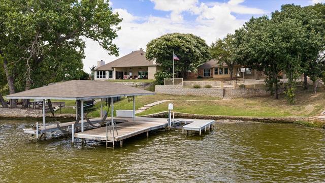 105 Casas Del Sur St, Granbury, TX 76049
