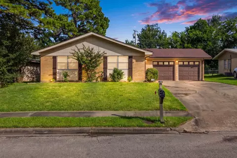 5213 Hilltop Dr, Greenville, TX 75402