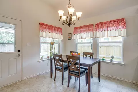 Dining - 216 Lovers Path Dr, Springtown, TX 76082 photo 1 of 2