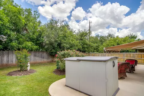 Exterior - 216 Lovers Path Dr, Springtown, TX 76082 photo 10 of 13