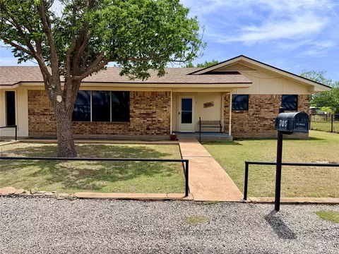 305 S Cleveland Ave, Aspermont, TX 79502