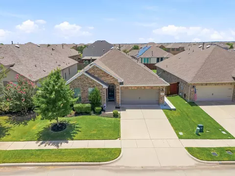 3925 Sunflower Dr, Aubrey, TX 76227