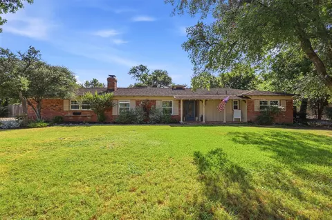 103 Paint Brush Rd, Lakeside, TX 76108