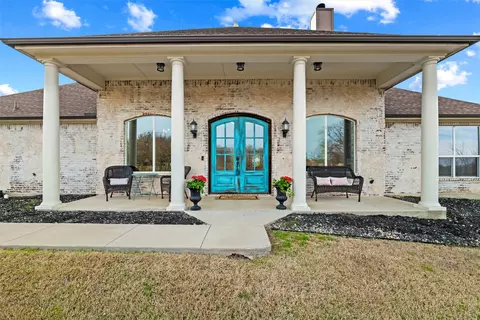 128 E Remuda Ct, Fort Worth, TX 76108