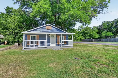 141 N Dobson St, Burleson, TX 76028
