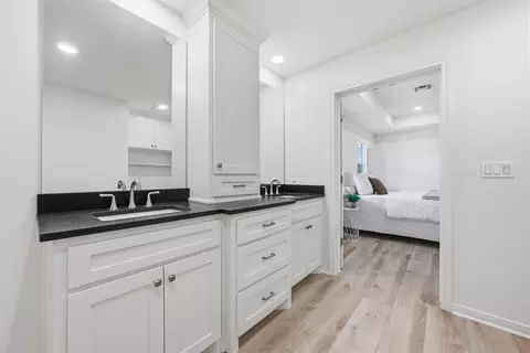 Bath - 2303 Pilgrim Ln, Lorena, TX 76655 photo 4 of 4