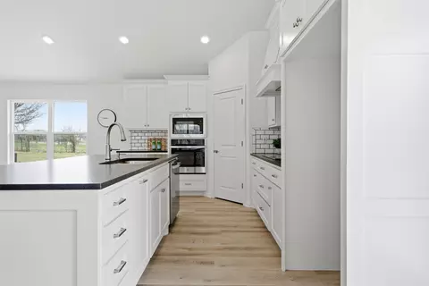 Kitchen - 2303 Pilgrim Ln, Lorena, TX 76655 photo 2 of 5