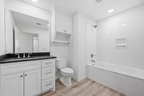 Bath - 2303 Pilgrim Ln, Lorena, TX 76655 photo 3 of 4