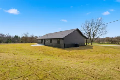 Exterior - 2303 Pilgrim Ln, Lorena, TX 76655 photo 4 of 7