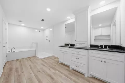 Bath - 2303 Pilgrim Ln, Lorena, TX 76655 photo 1 of 4
