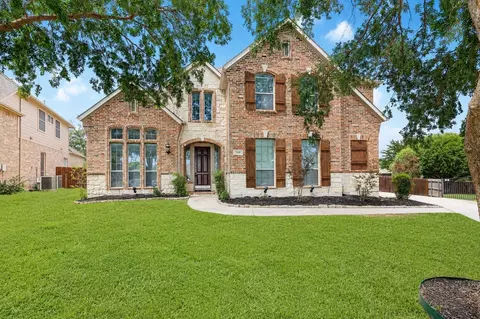 700 Crown Ct, Keller, TX 76248