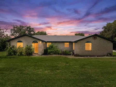 195 Amy Joy Dr, China Spring, TX 76633