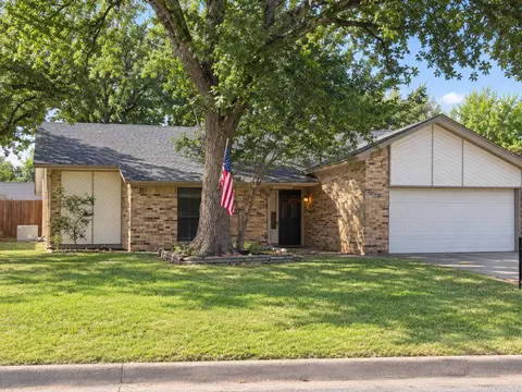 3410 Sheridan Ct, Arlington, TX 76017