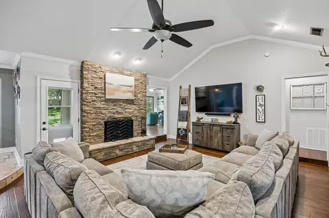 2814 Greenbrook Dr, Arlington, TX 76016