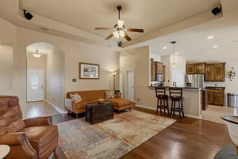 1221 Eagle Lake Dr, Azle, TX 76020