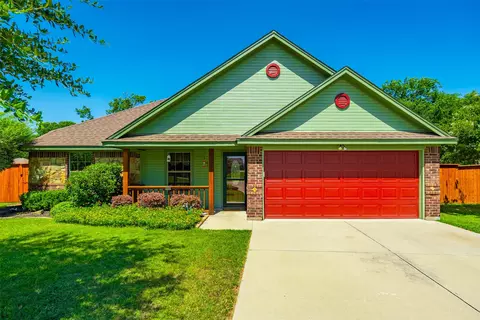 1221 Eagle Lake Dr, Azle, TX 76020
