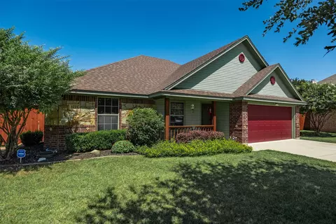 1221 Eagle Lake Dr, Azle, TX 76020