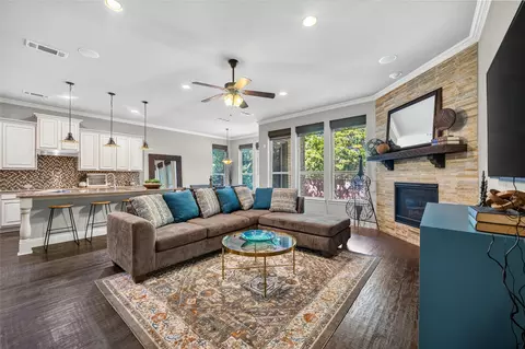 13611 Cobblestone Dr, Farmers Branch, TX 75244