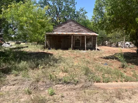 615 Davenport E, Stamford, TX 79553