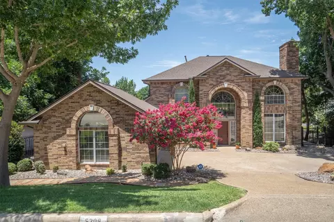 5208 Yacht Club Dr, Rockwall, TX 75032