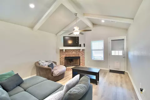 429 Travis Dr, Mcgregor, TX 76657 photo 8