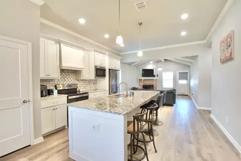 429 Travis Dr, Mcgregor, TX 76657 photo 12