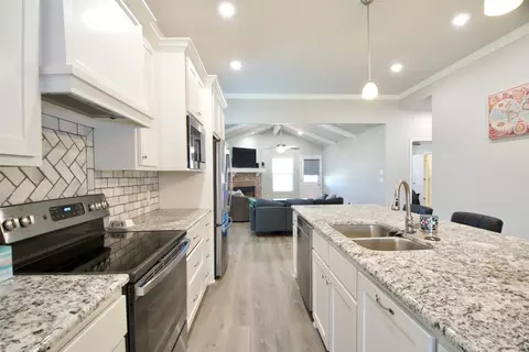 429 Travis Dr, Mcgregor, TX 76657 photo 13