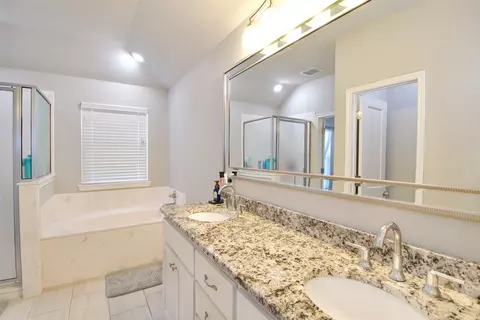 429 Travis Dr, Mcgregor, TX 76657 photo 21