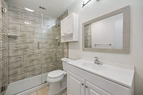 Bath - 118 E Denton Dr, Euless, TX 76039 photo 2 of 4