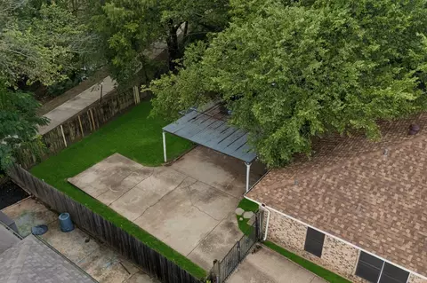 View/Area - 118 E Denton Dr, Euless, TX 76039 photo 3 of 5