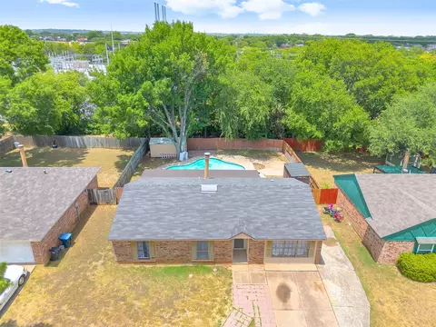 1832 Steinburg Ln, Fort Worth, TX 76134