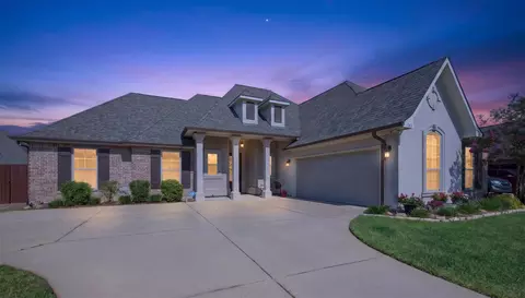 343 Camelback Dr, Bossier City, LA 71111