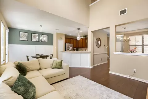 617 Raford Hill Ln, Richardson, TX 75081