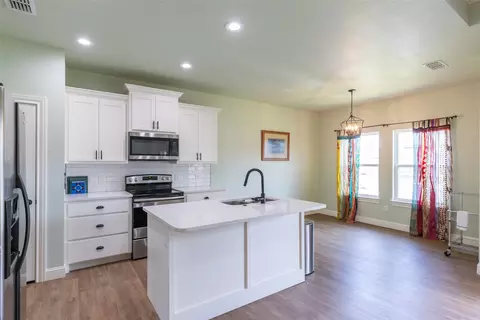 Kitchen - 220 Moon Beam Path, Abilene, TX 79602 photo 2 of 4