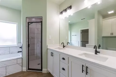Bath - 220 Moon Beam Path, Abilene, TX 79602 photo 3 of 9