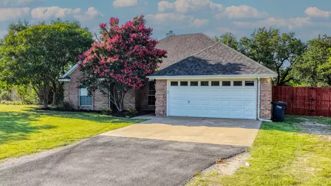 808 W Couts St, Weatherford, TX 76086