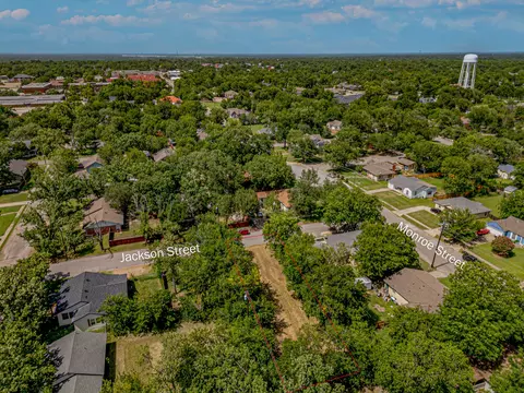 1505 Jackson St, Commerce, TX 75428 photo 4
