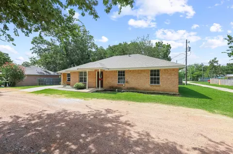 207 W South St, Whitesboro, TX 76273