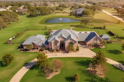 6035 Oak Hollow Dr, Burleson, TX 76028