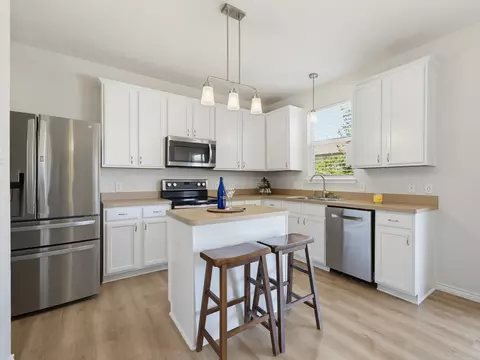 13268 Fencerow Rd, Fort Worth, TX 76244