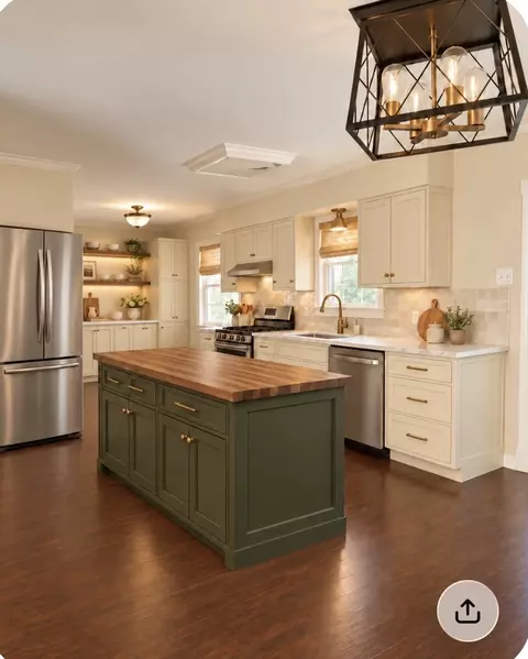 107 SE Harris St, Burleson, TX 76028