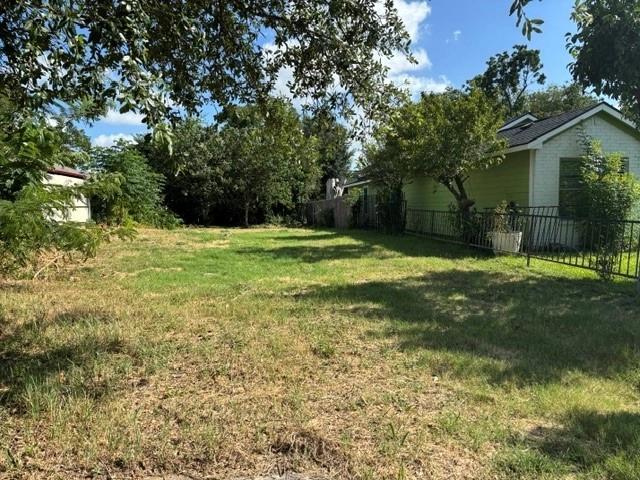 2023 Angelina Dr, Dallas, TX 75212