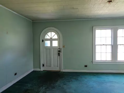 Living - 433 N Main St, Sibley, LA 71073 photo 1 of 4