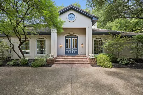 8732 Arbor Park Ct, Dallas, TX 75243