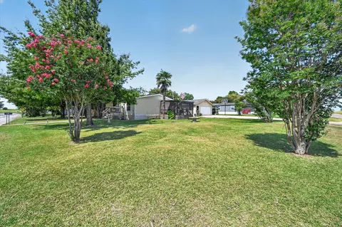 1103 Burnett Blvd, Alvarado, TX 76009