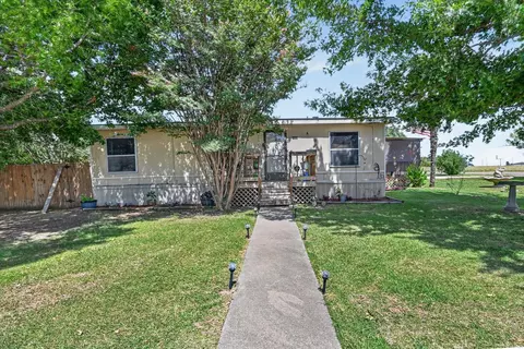 1103 Burnett Blvd, Alvarado, TX 76009
