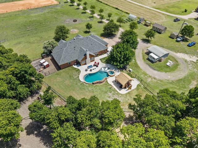 1216 West Rd, Waxahachie, TX 75165